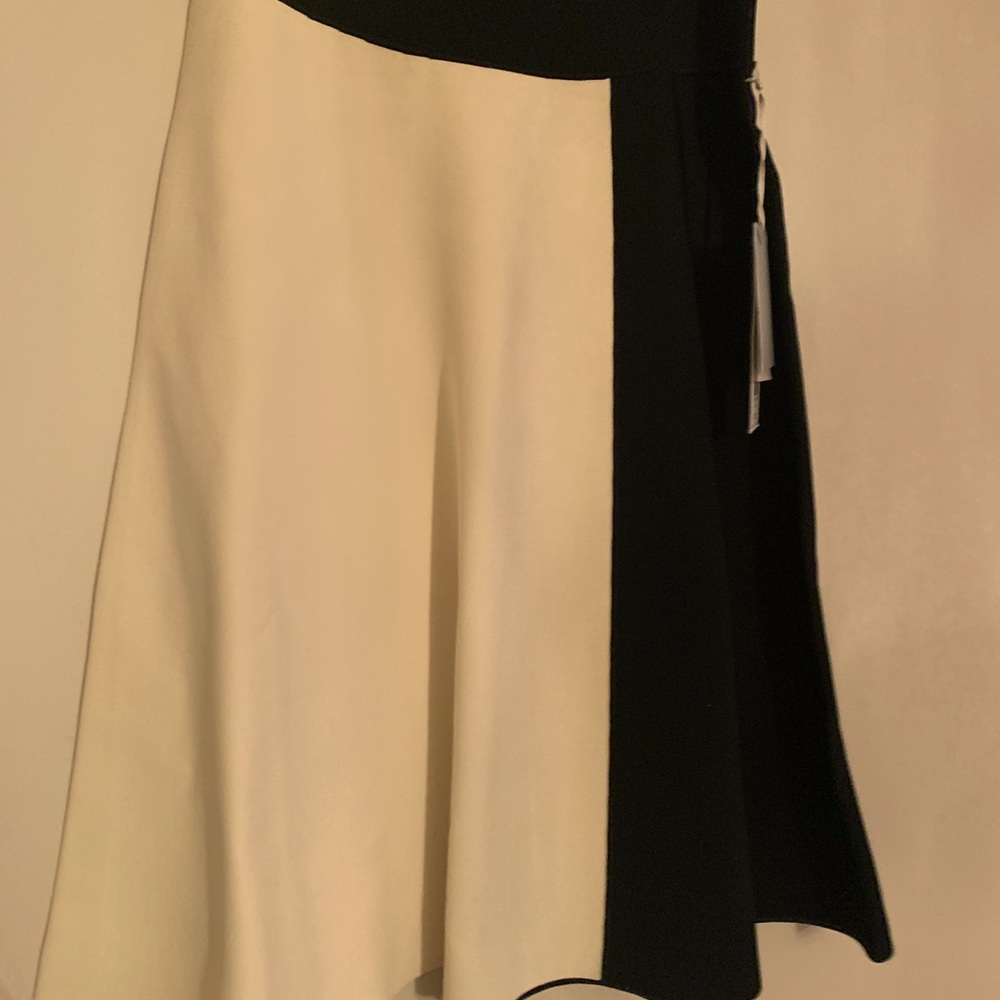 Carlisle black/ivory contrast skirt.  Size medium.